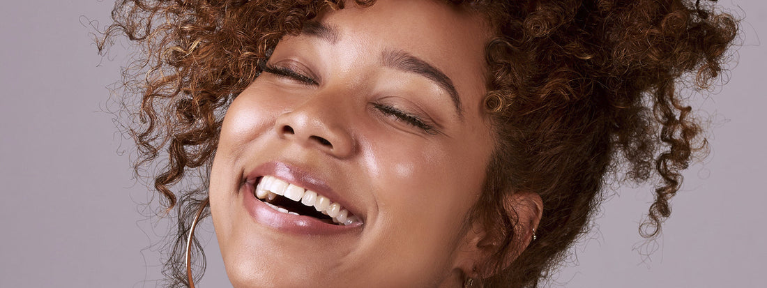 Maquiagem glow: o que é e como fazer a sua