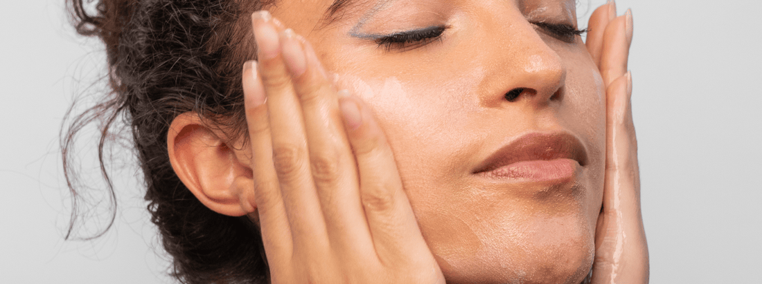 Limpeza de pele caseira: passo a passo e dicas do dermatologista